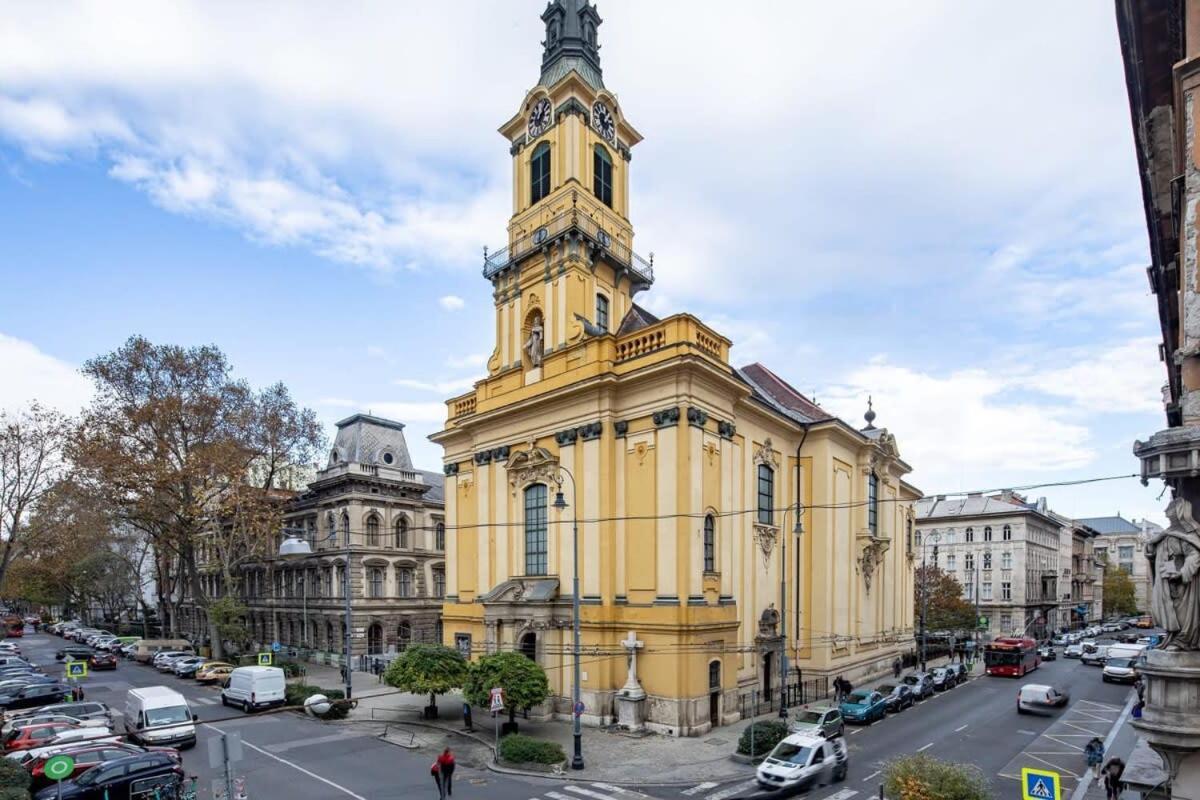 Very - Comfy * Budapest