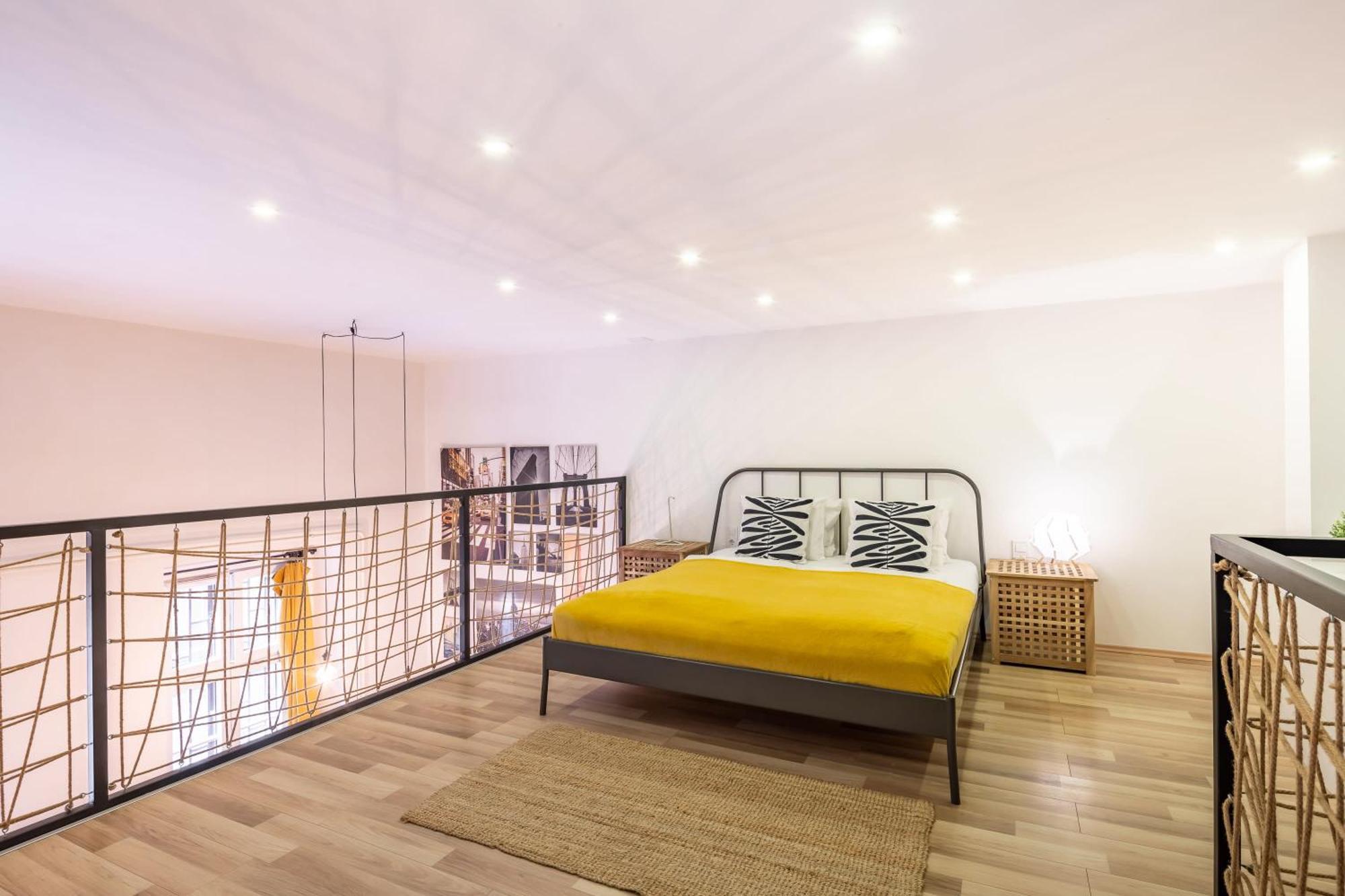 Very - Comfy Budapest